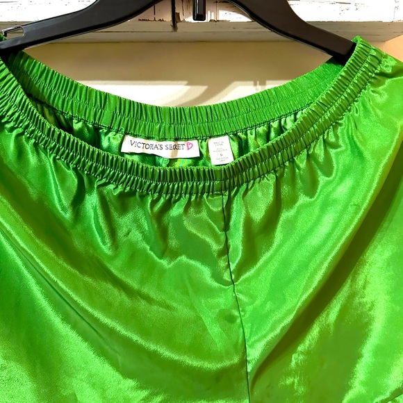 Victoria Secret Vintage Woman’s Pajamas Set With Shorts. - Picture 11 of 11